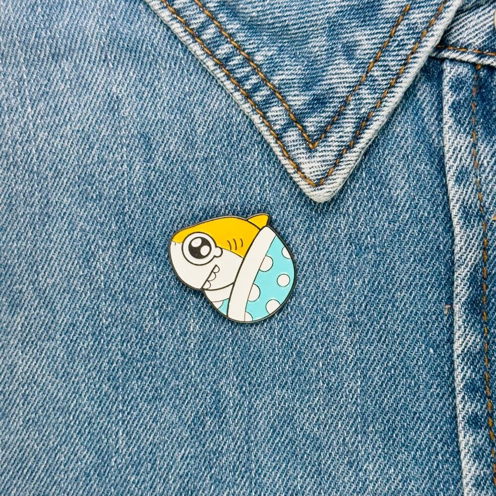 ⭐Shark Pin Yellow Blue Spot Animal Sea Life Whale Enamel Animal Brooch Fun Shark